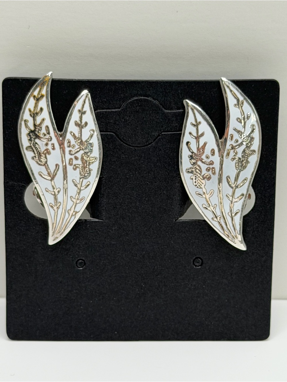 Vintage 925 Silver Siam Niello clip on earrings Goddess Mekkala White Enamel